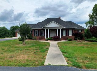 730 Robertson Ln, Danville, VA 24540