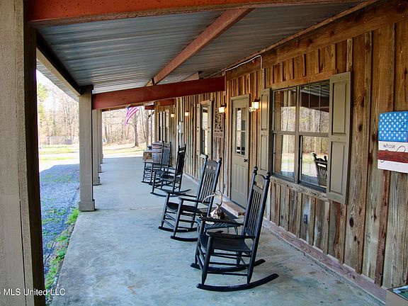 3rd image of 773 Harges Rd