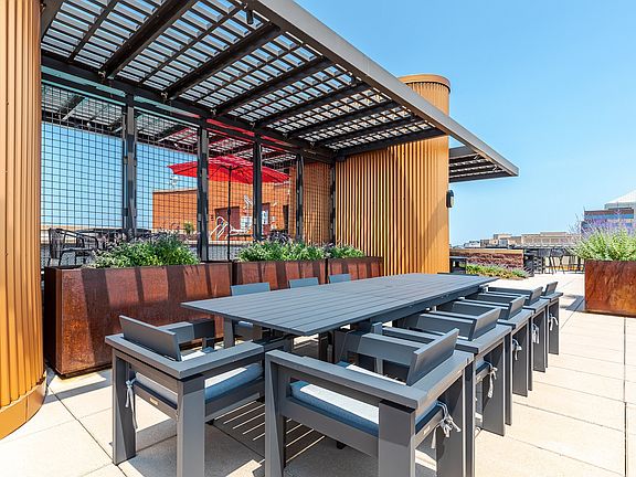 3rd image of 1128 N Irving St #1-917