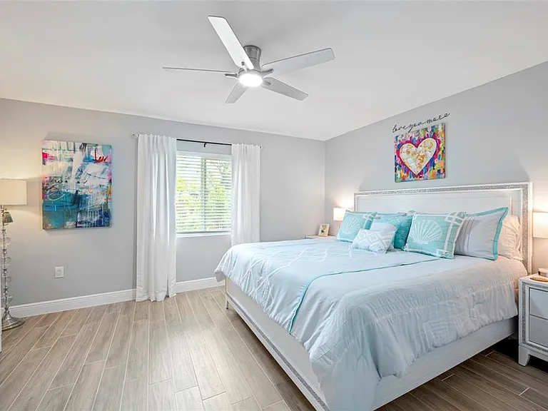 2098 Como St — Photo 18