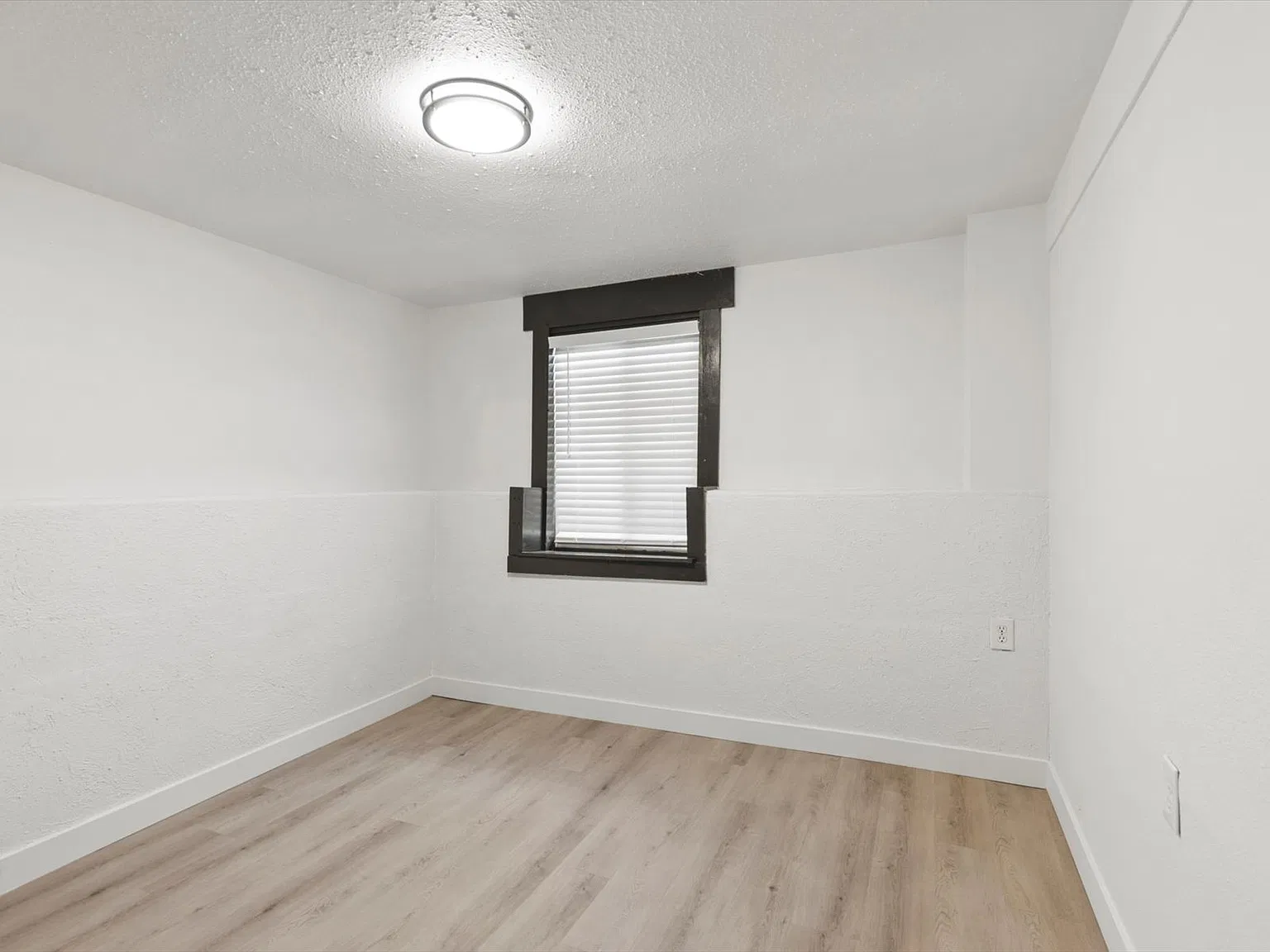 242 South Canosa Court - B — Photo 2