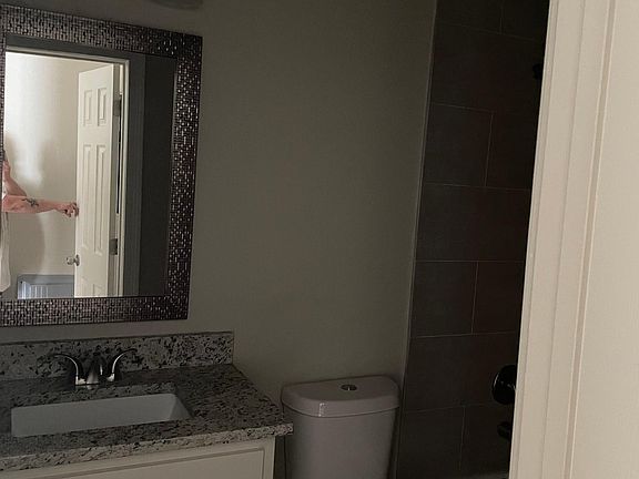 4th image of 505 Melville St #3