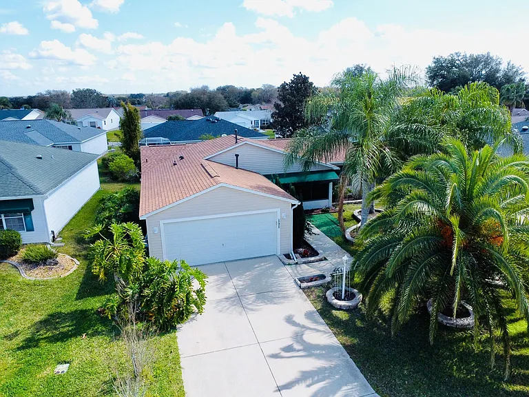 17477 SE 74th Seabrook Ct — Photo 2