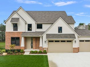 3308 Waldon Ridge Dr, Lake Orion, MI 48359