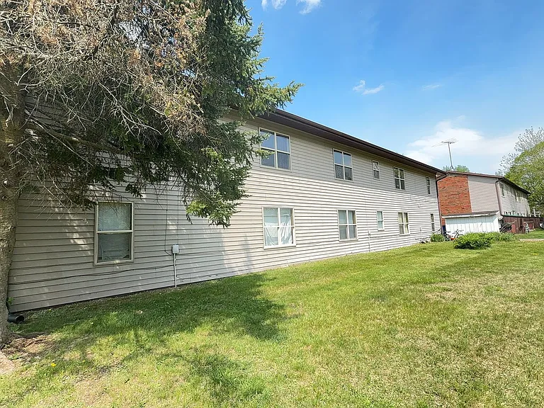 203 E Front St — Photo 9