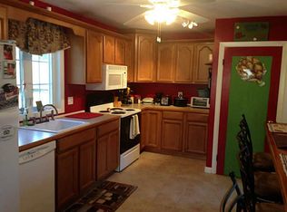 27 Bayberry Rd, Smithfield, RI 02917