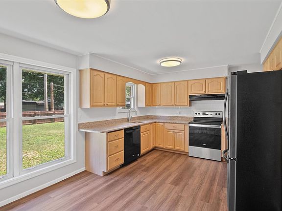 4th image of 2549 Lynch Ave