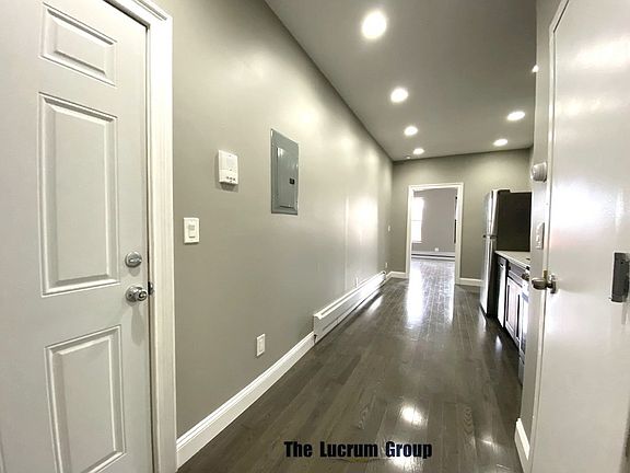 2nd image of 730 Sackett St APT 5