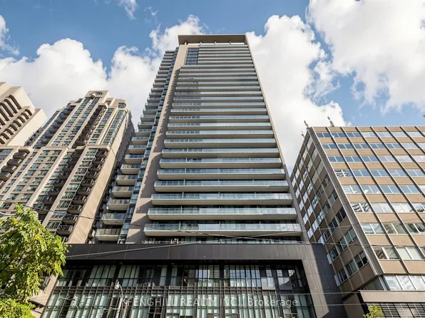 770 Bay St #2001, Toronto, ON M5G 0A6