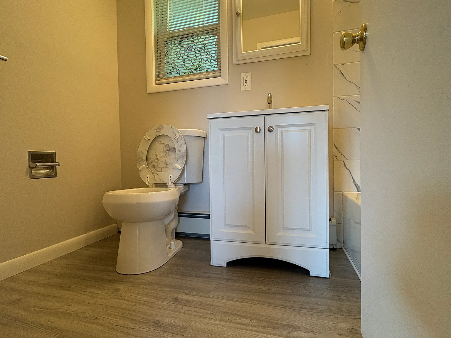 Carey Avenue Apartments — Photo 3