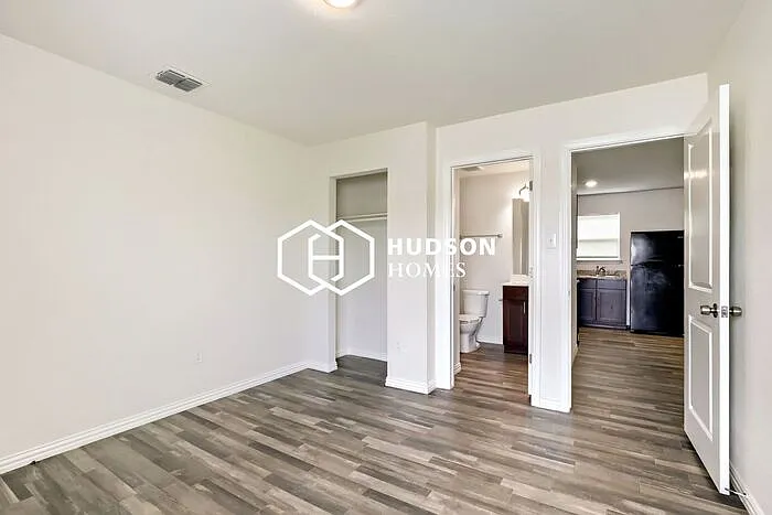 311 Ferris Ave — Photo 9