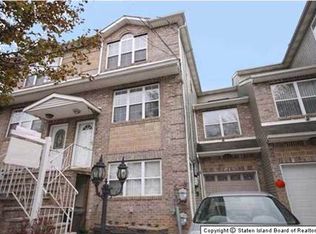 47 Essex Dr, Staten Island, NY 10314