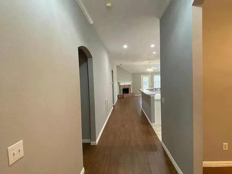 1720 Hackberry Branch Dr — Photo 5
