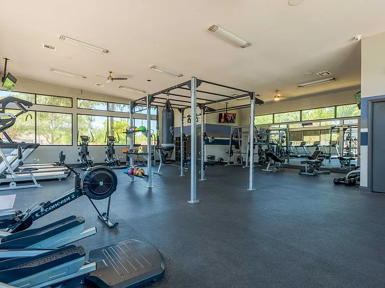 Laurel Canyon Apartments — Photo 12