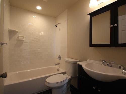 2nd image of 420 SW 154th St APT 201