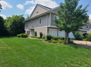 711 W Donovan Ave, Woodstock, IL 60098