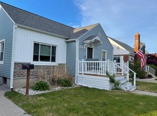 1013 Waverly Ave, Grand Haven, MI 49417