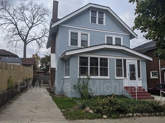 2nd image of 715 Benjamin Ave SE