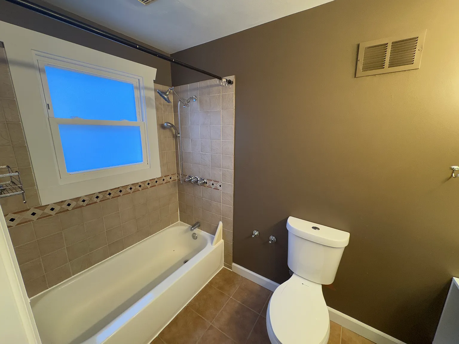 3 bed, 1574 sqft, $3,600 — Photo 4