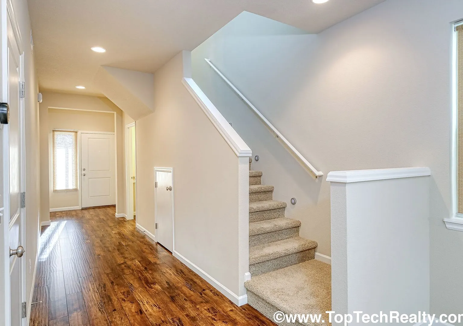 Spectacular 4 Bedroom | 2.5 Bathrooms | Plus Bonus Room | Single Family Home Located In North Bet... — Photo 2