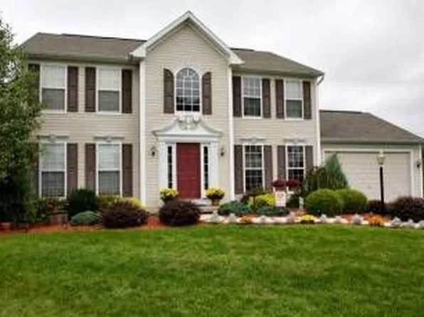 701 Mackenzie Ct, Webster, NY 14580