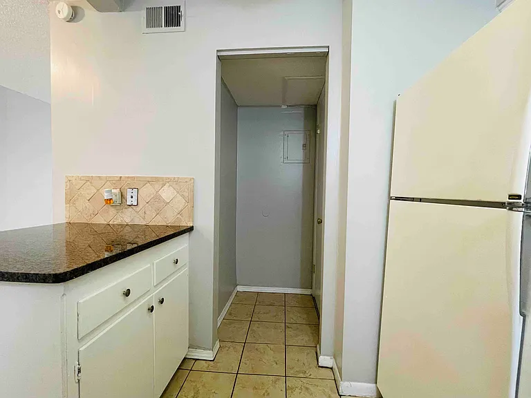 6168 S Madison Pl #B — Photo 14