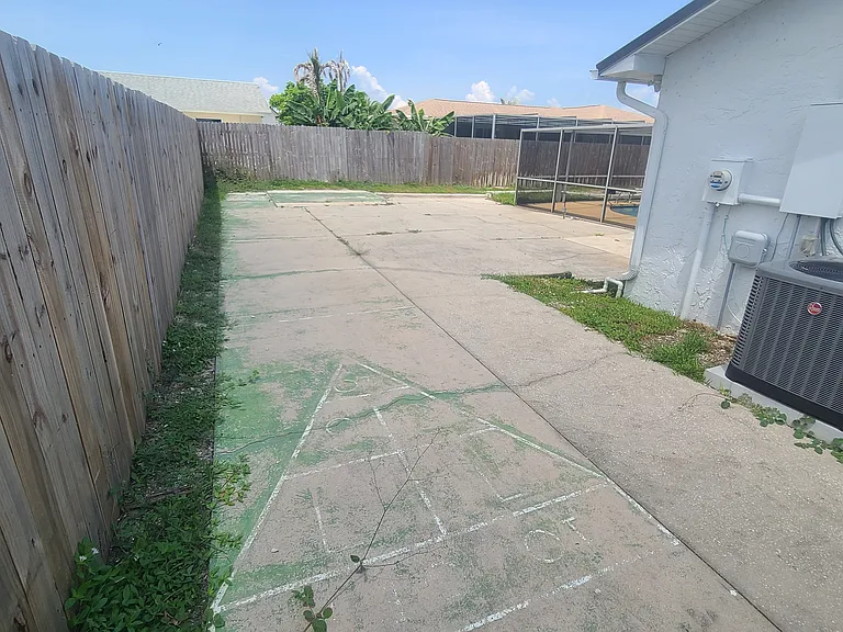1815 N Banana River Dr — Photo 38