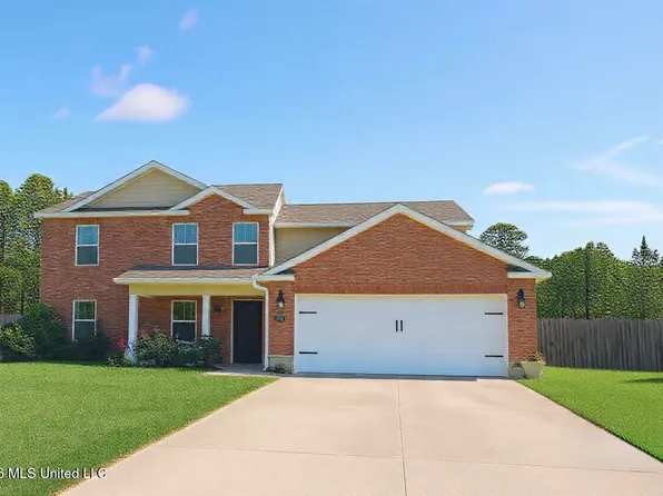 65 Whisperwood Ln, Ocean Springs, MS 39564