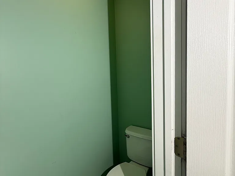 606 Winston Ln — Photo 42