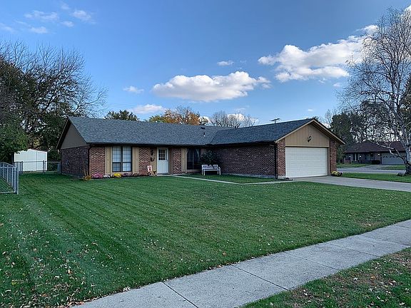 3rd image of 1201 Northbrook Ln
