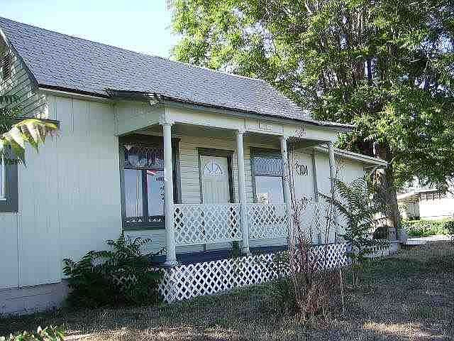 2nd image of 704 11th Ave N
