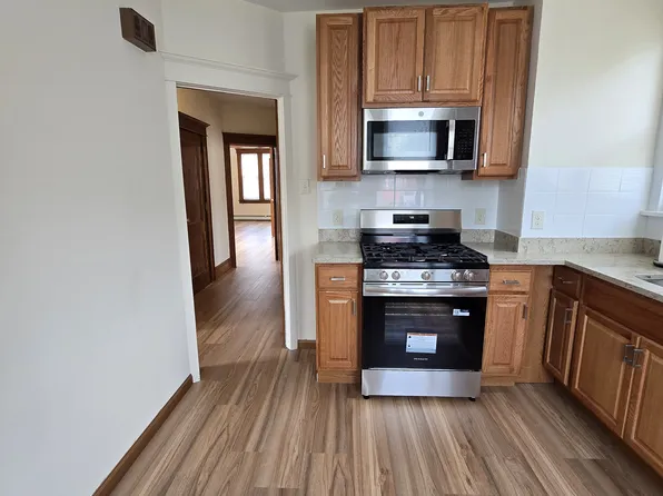 209 Columbus Place image 7 of 14