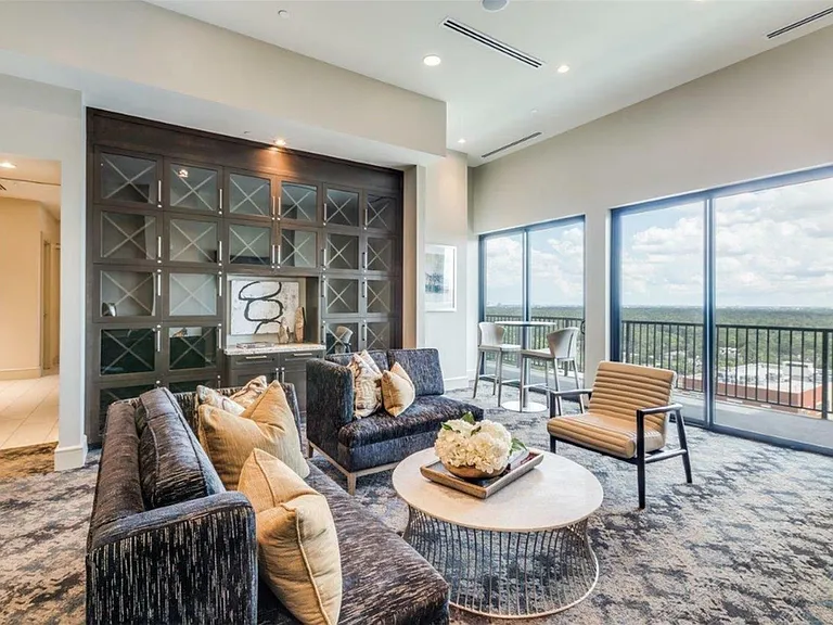 9787 Katy Fwy #1611 — Photo 17