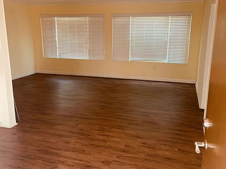 1120 Pacific Beach Dr — Photo 1