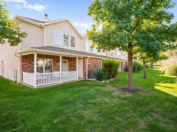 1669 E 120th St, Olathe, KS 66061