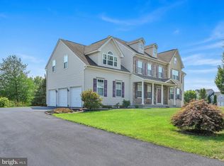 188 Meadowside Dr, Douglassville, PA 19518