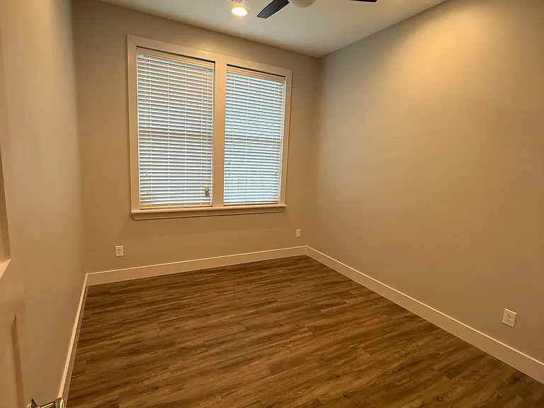 1136 Tealwood Ct — Photo 32