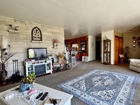 4th image of 1202 N Sheridan Rd