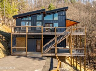 3265 Emerald Springs Loop, Sevierville, TN 37862