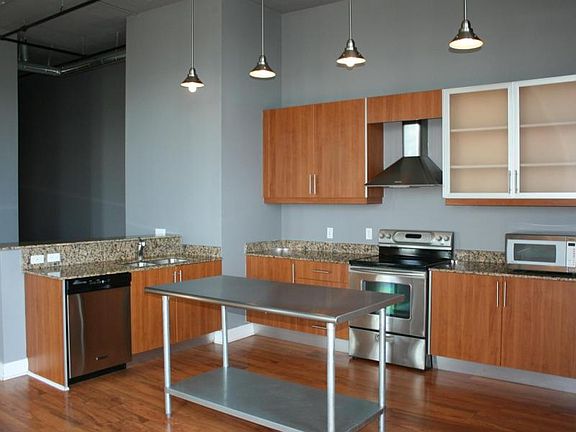 3rd image of 180 NE 4th Ave APT 409
