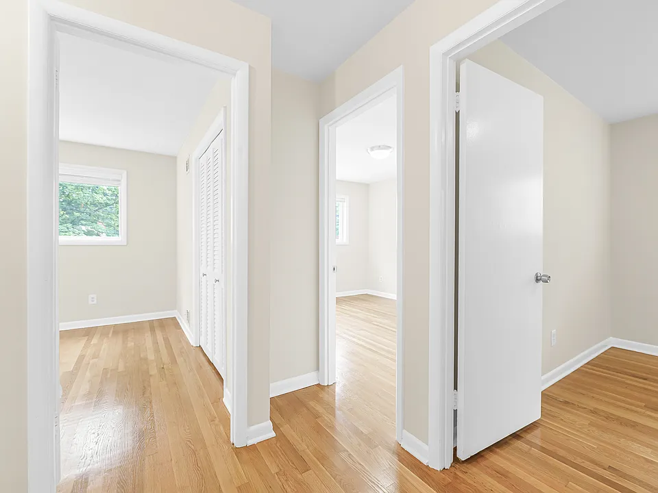 9813 Inglemere Dr