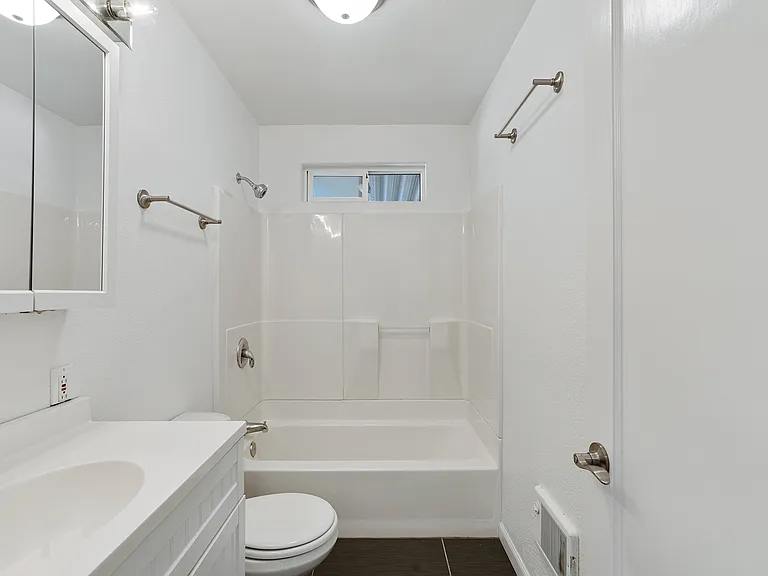 2130 Berry St SE — Photo 18