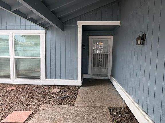 4th image of 8107 Darien Cir