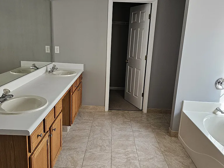 1529 Sydney Pond Cir — Photo 26