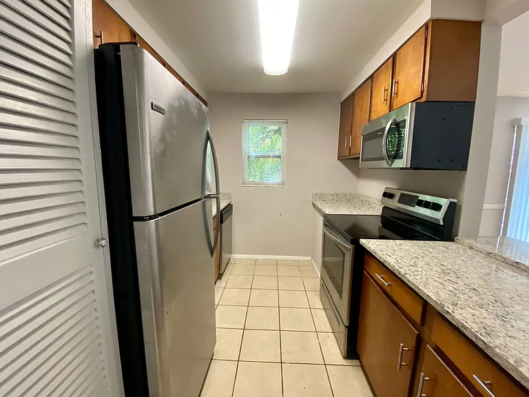 Great Location - SOUTH TAMPA - SOHO / Hyde Park Area — Photo 24