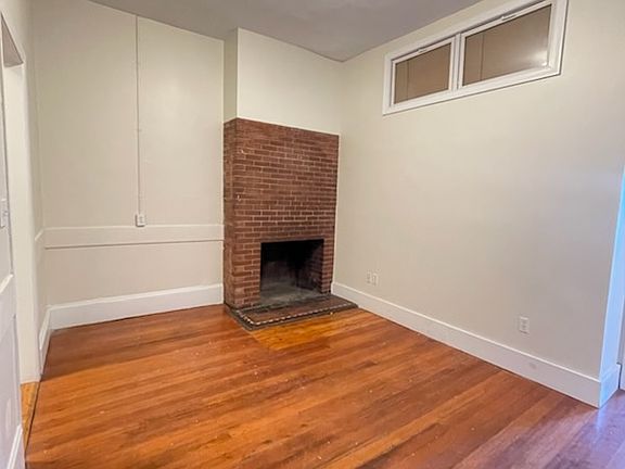 2nd image of 41 Bay State Rd APT 4R