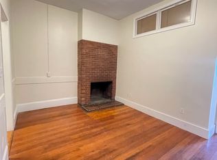 37 Bay State Rd APT 4R, Boston, MA 02215