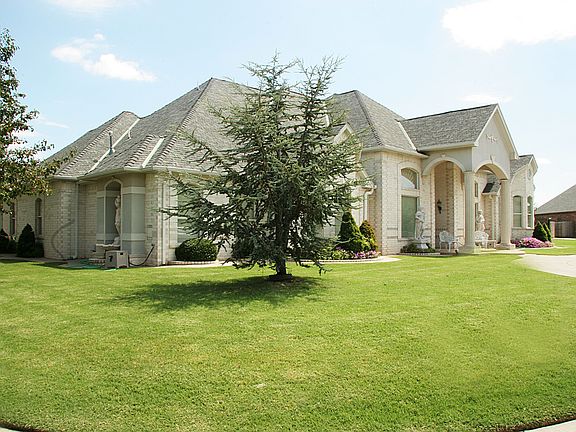 4th image of 2840 SW 125th Pl
