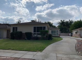 22044 Costanso St, Woodland Hills, CA 91364