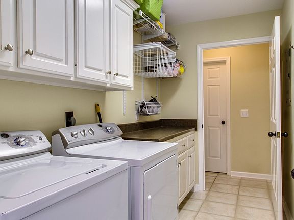 5th image of 704 Collins Trace Ct